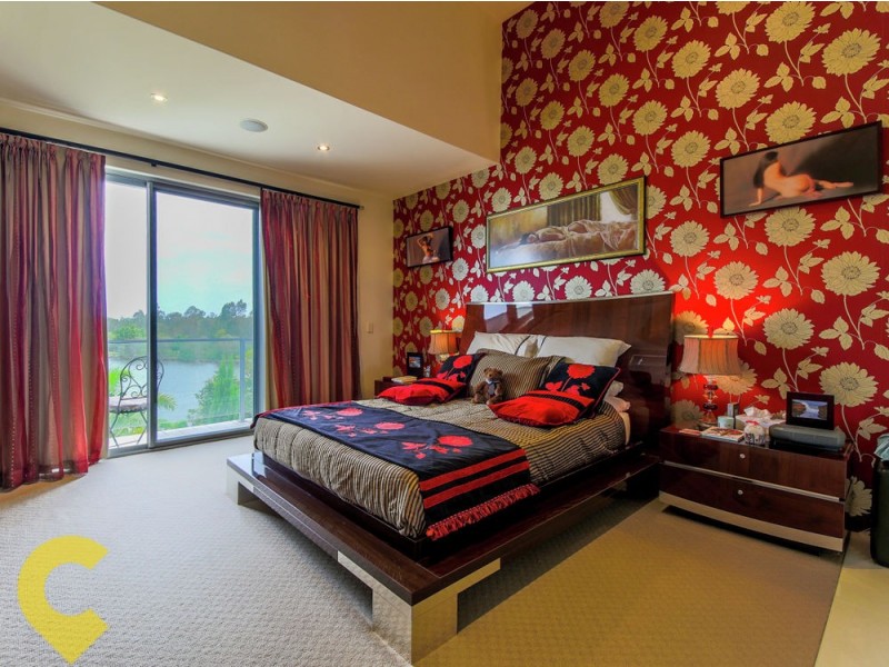 5028 Emerald Island Drive, Carrara QLD 4211