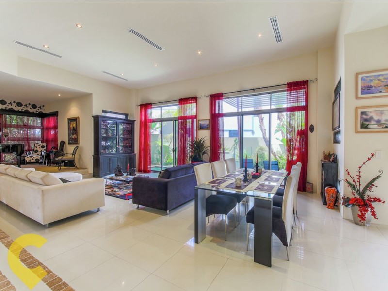 5028 Emerald Island Drive, Carrara QLD 4211