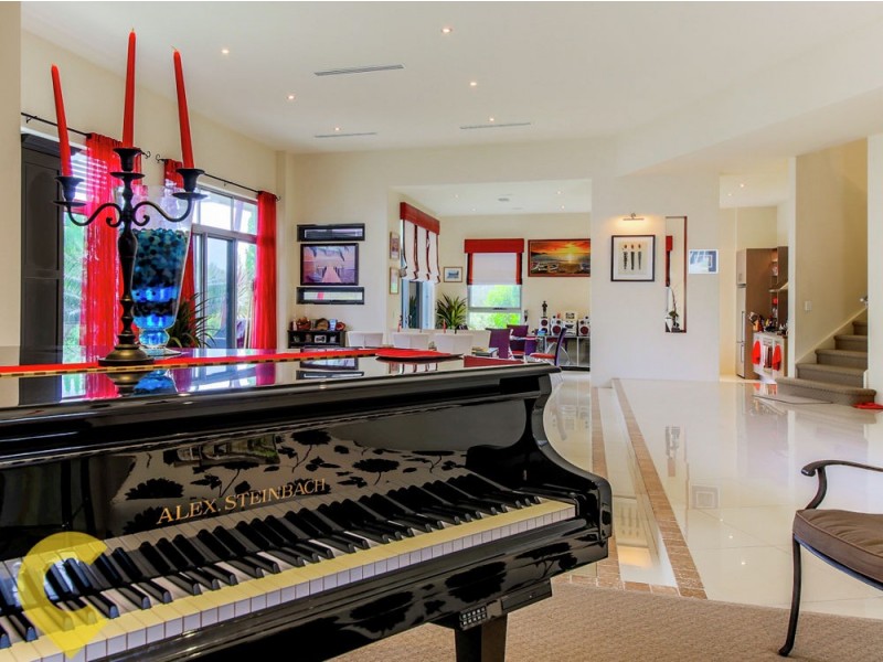 5028 Emerald Island Drive, Carrara QLD 4211