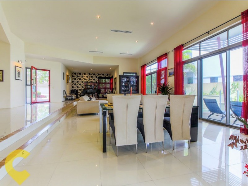5028 Emerald Island Drive, Carrara QLD 4211