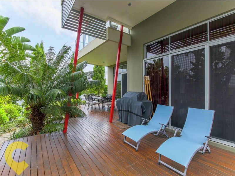 5028 Emerald Island Drive, Carrara QLD 4211