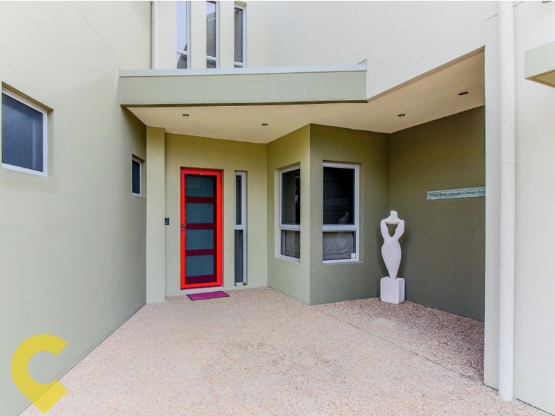 5028 Emerald Island Drive, Carrara QLD 4211