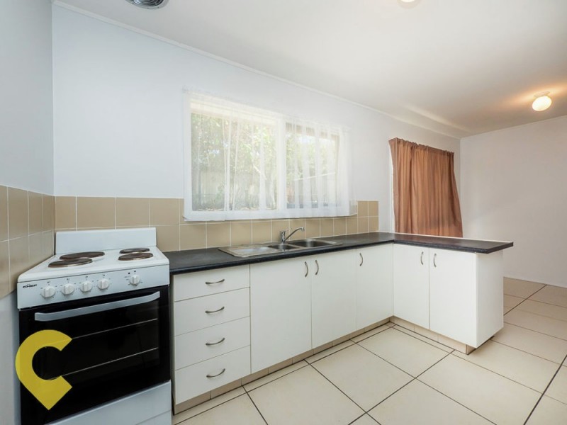 8 Ewinga Street, Kingston QLD 4114