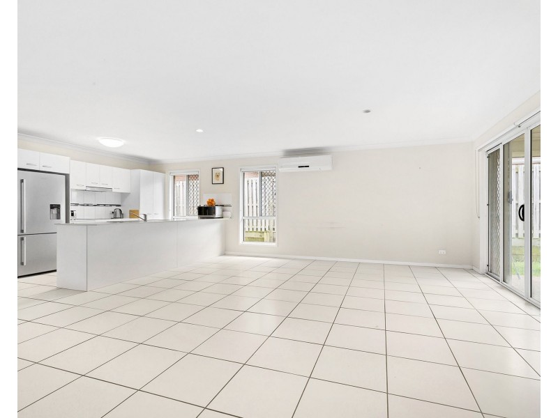 11 Skyline Circuit, Bahrs Scrub QLD 4207