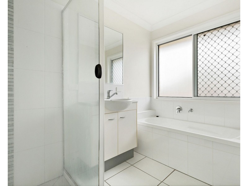 11 Skyline Circuit, Bahrs Scrub QLD 4207