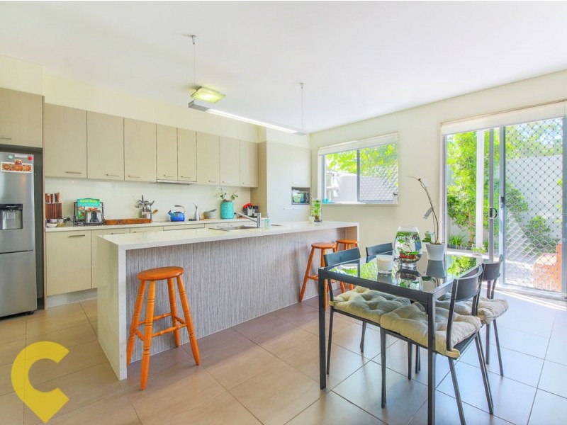 2/59-61 Benowa Road, Southport QLD 4215
