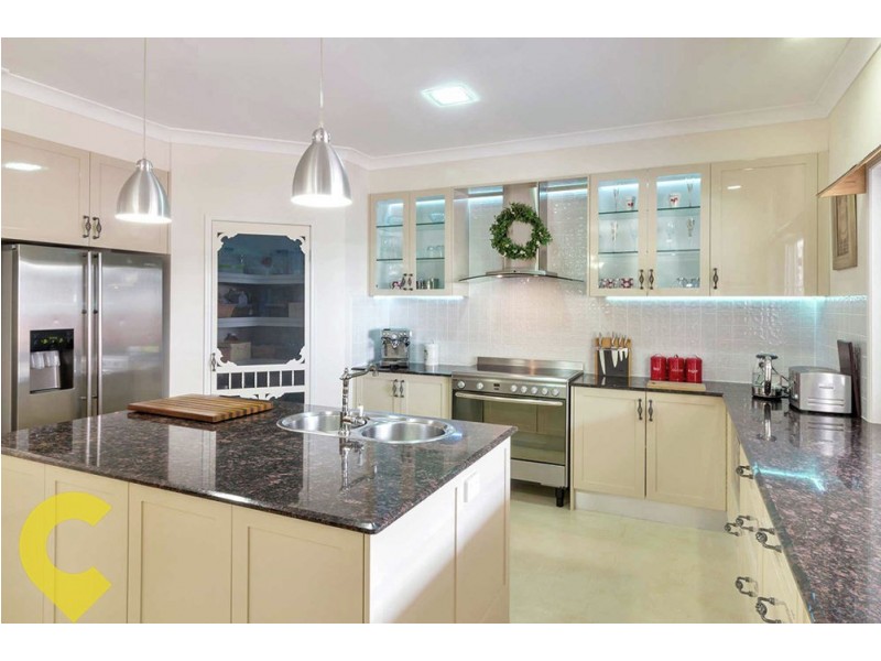 8 Charles Glen Street, Daisy Hill QLD 4127