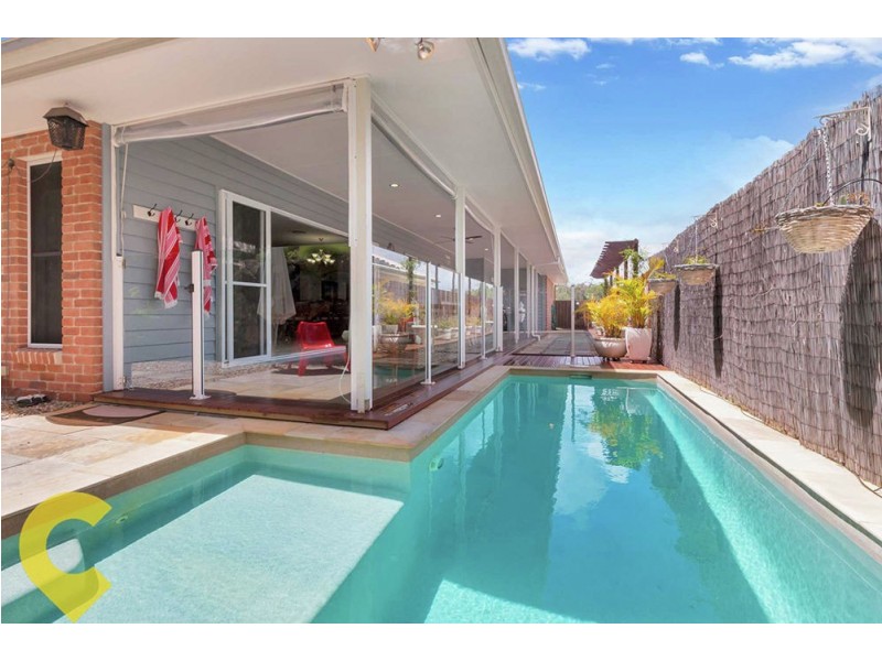 8 Charles Glen Street, Daisy Hill QLD 4127