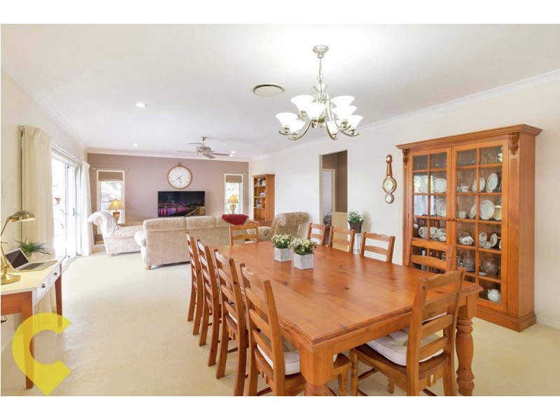 8 Charles Glen Street, Daisy Hill QLD 4127