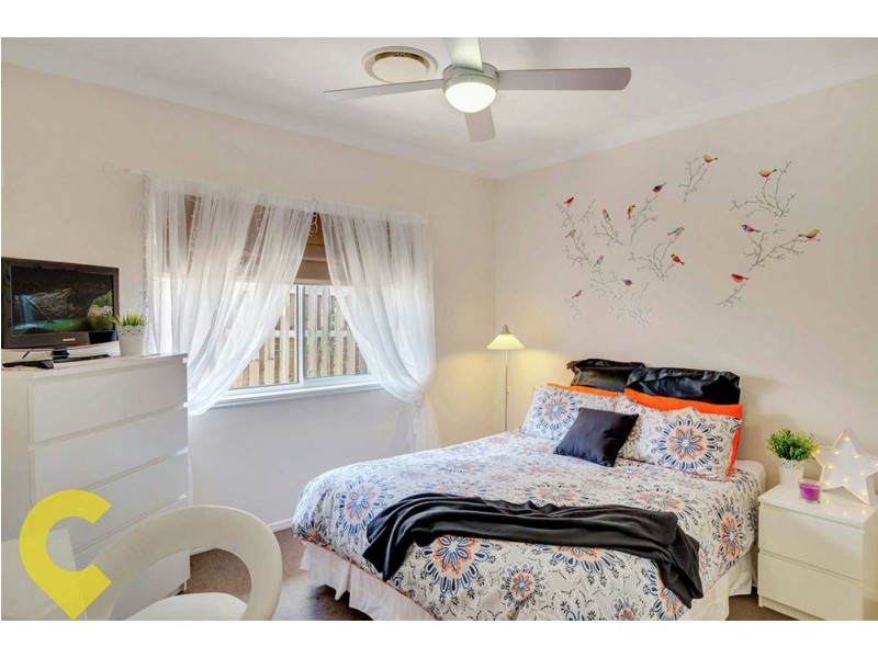 8 Charles Glen Street, Daisy Hill QLD 4127