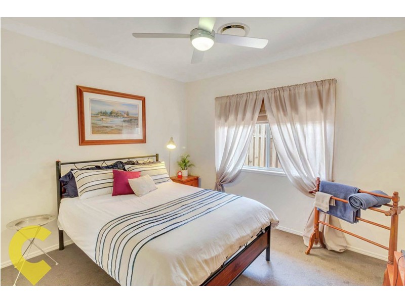 8 Charles Glen Street, Daisy Hill QLD 4127