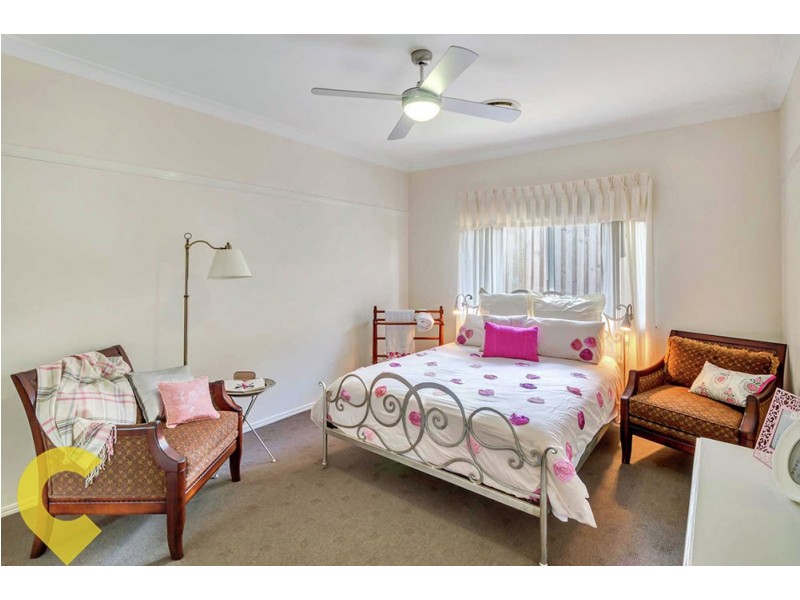 8 Charles Glen Street, Daisy Hill QLD 4127