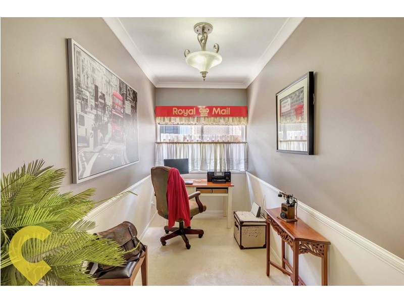 8 Charles Glen Street, Daisy Hill QLD 4127
