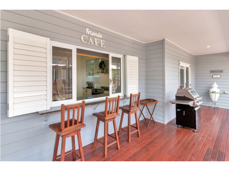 8 Charles Glen Street, Daisy Hill QLD 4127