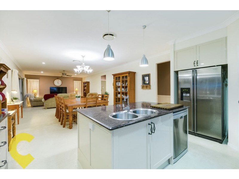 8 Charles Glen Street, Daisy Hill QLD 4127