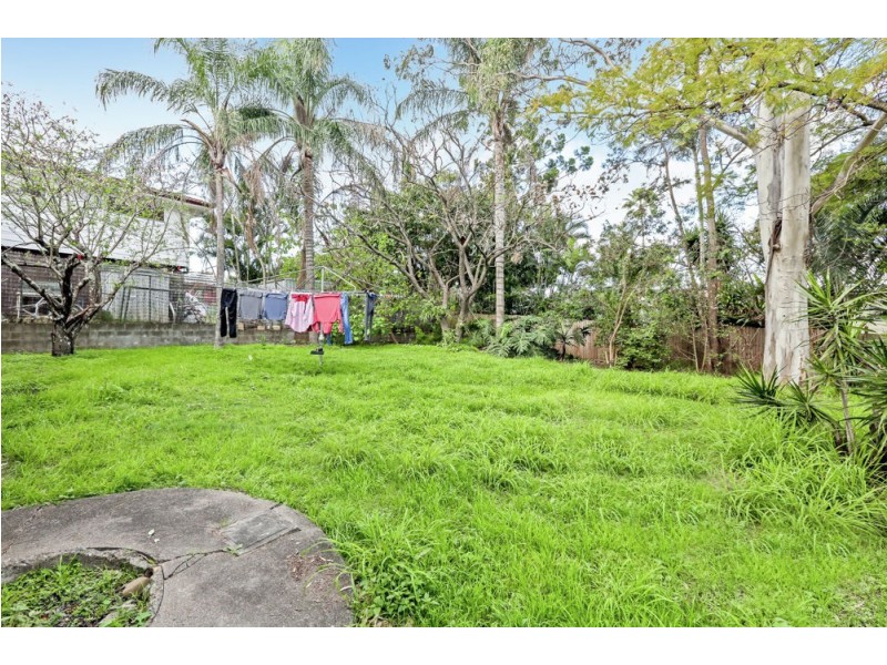 8 Palm Avenue, Kingston QLD 4114