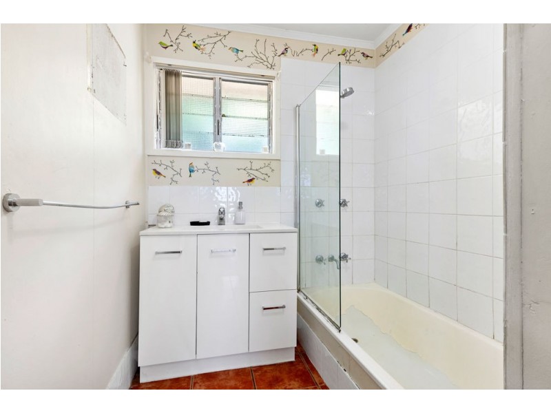 6 Perth Street, Kingston QLD 4114