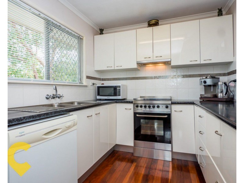 33 Queens Rd, Kingston QLD 4114