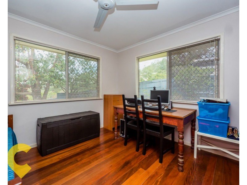 33 Queens Rd, Kingston QLD 4114