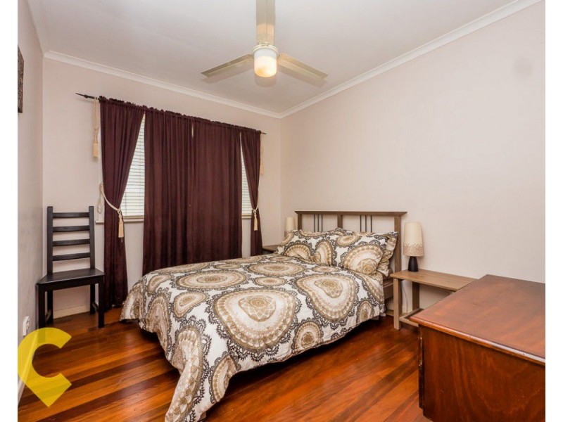 33 Queens Rd, Kingston QLD 4114
