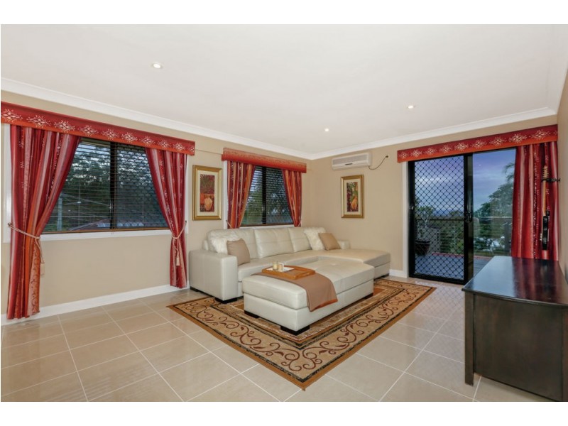 10 Wilpena Court, Springwood QLD 4127