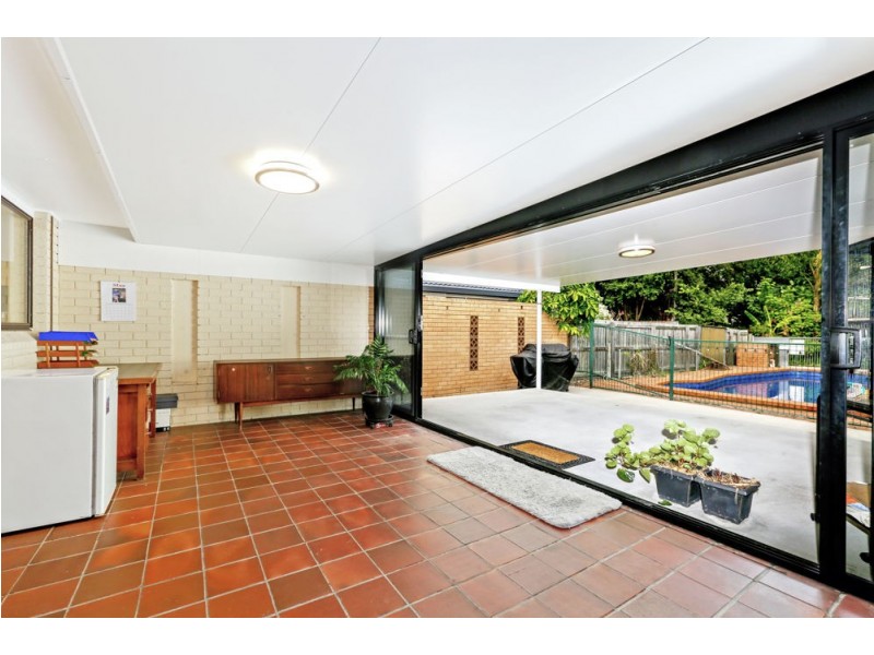 12 Juanita Grove, Springwood QLD 4127