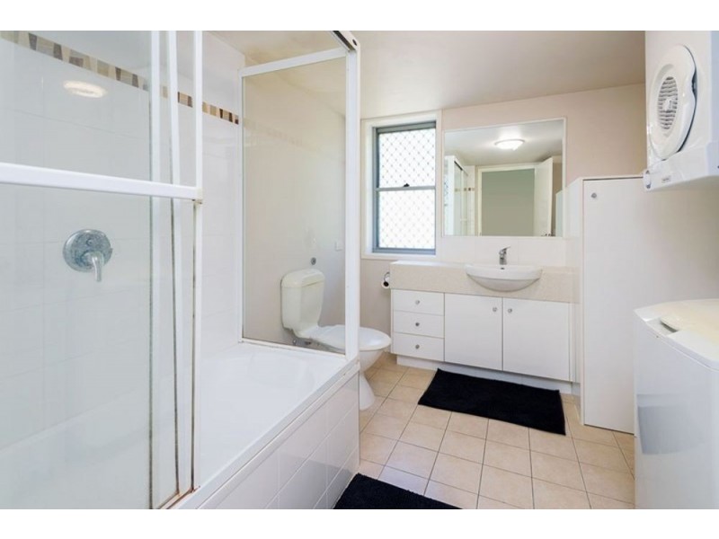 4/99 Muir street, Labrador QLD 4215