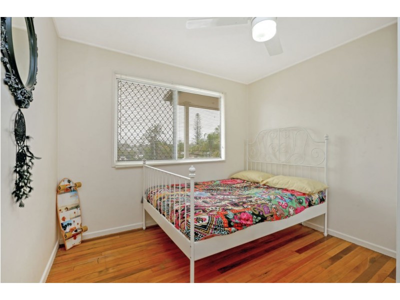 126 Jacaranda Ave, Logan Central QLD 4114