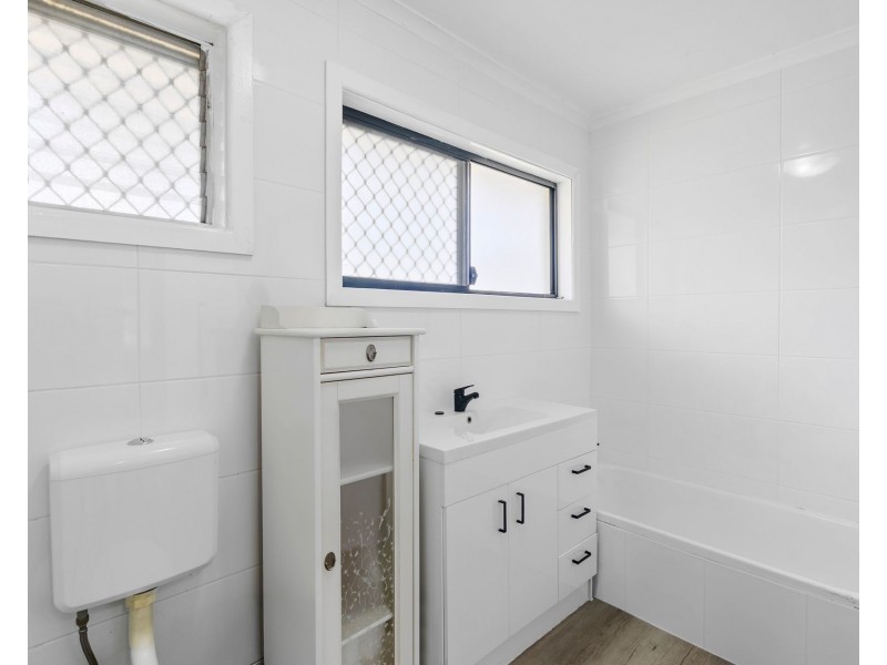 8 Paradise Road, Slacks Creek QLD 4127