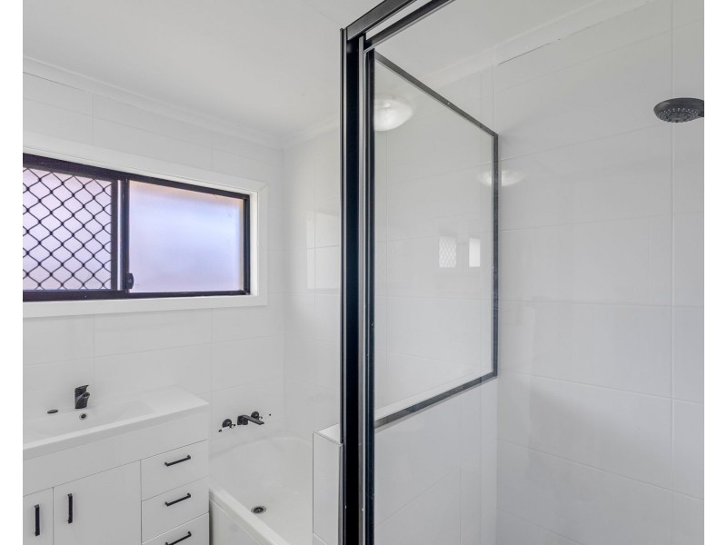 8 Paradise Road, Slacks Creek QLD 4127