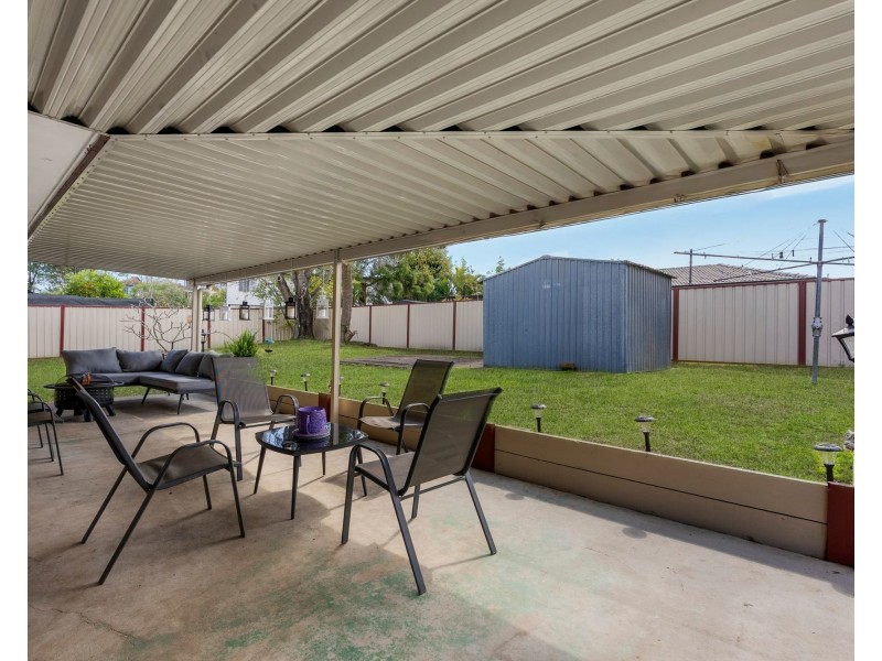 8 Paradise Road, Slacks Creek QLD 4127