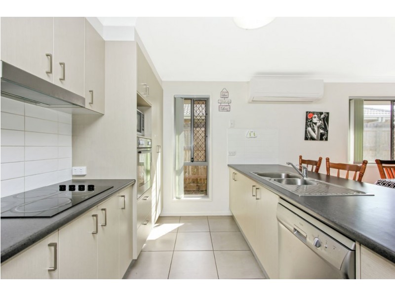 5 Newhaven Street, Marsden QLD 4132