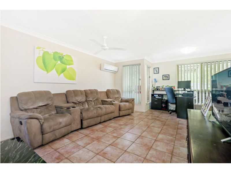 77 Evergreen Ave, Waterford West QLD 4133