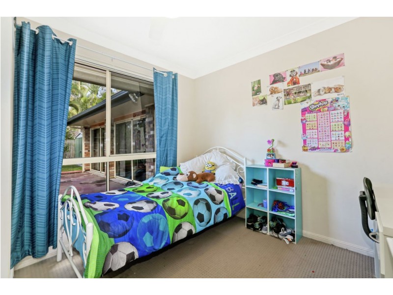 77 Evergreen Ave, Waterford West QLD 4133