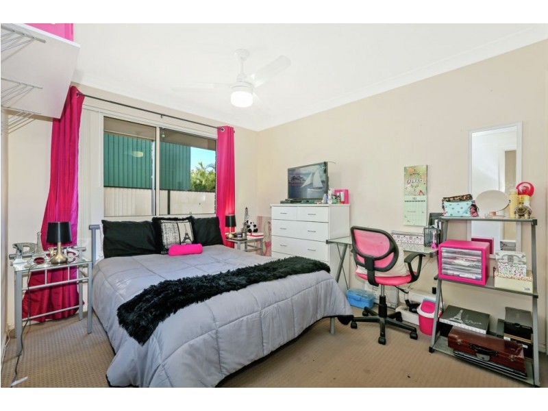 77 Evergreen Ave, Waterford West QLD 4133