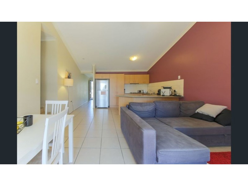 2/30 Goldcrest Drive, Upper Coomera QLD 4209
