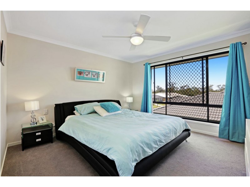 51 Burnett Drive, Holmview QLD 4207