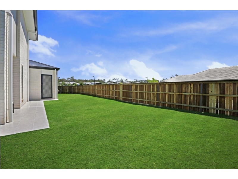 51 Burnett Drive, Holmview QLD 4207
