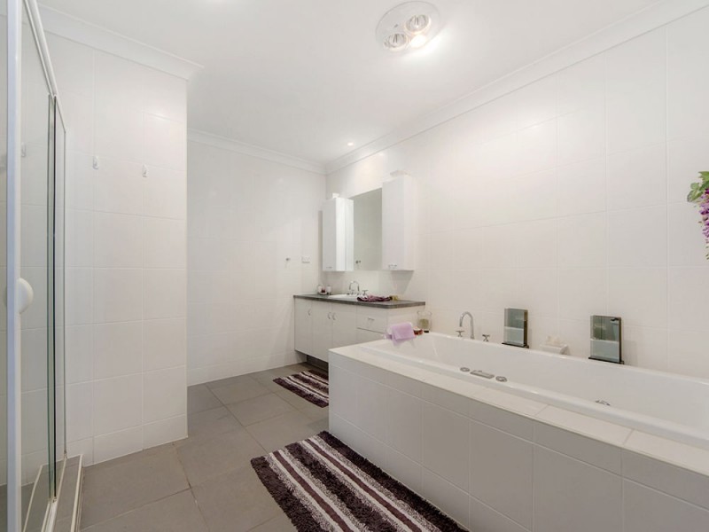 8 Pacha Close, Coomera Waters QLD 4209