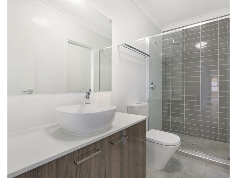 2/9 Chandon Court, Hillcrest QLD 4118