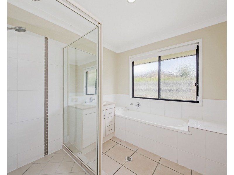 39 Charlton Place, Regents Park QLD 4118