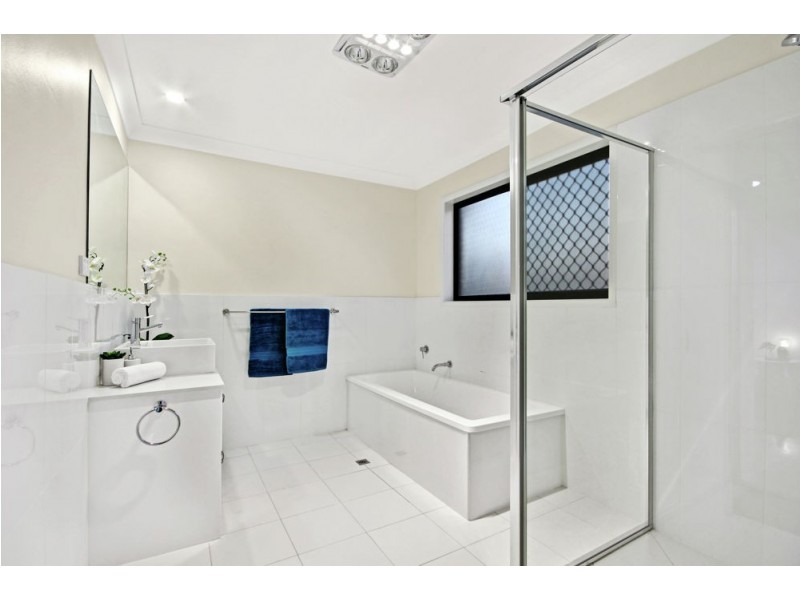 3 Kavanagh Road, Wishart QLD 4122