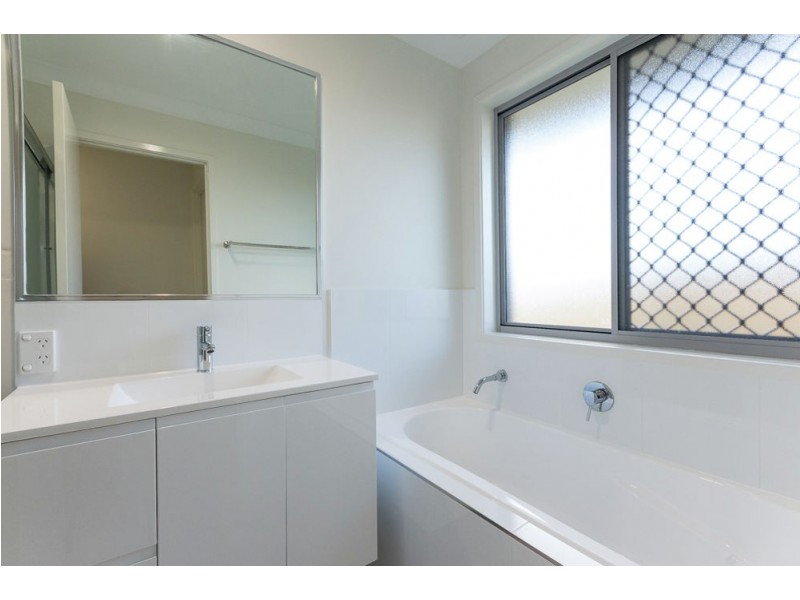 6 Xenia Street, Pimpama QLD 4209