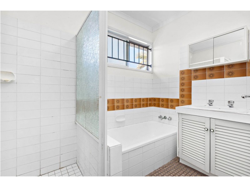 114 Barbaralla Drive, Springwood QLD 4127