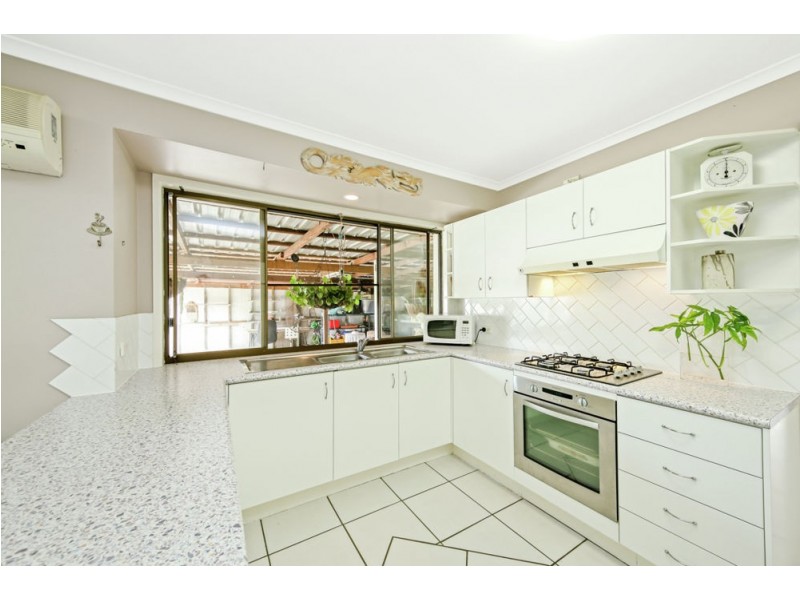 9 Coral Dr, Loganholme QLD 4129