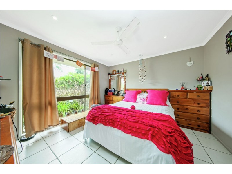 9 Coral Dr, Loganholme QLD 4129