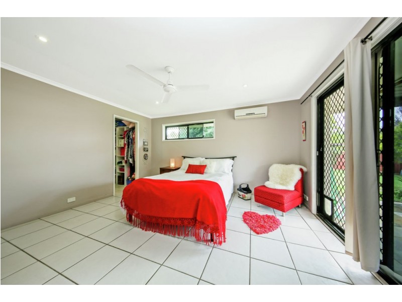 9 Coral Dr, Loganholme QLD 4129