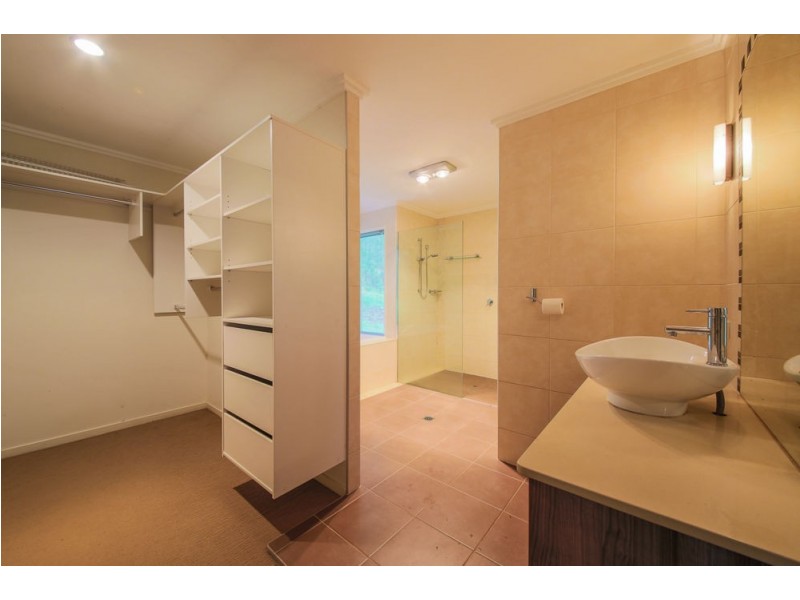 9/239 Brygon Creek Drive, Upper Coomera QLD 4209