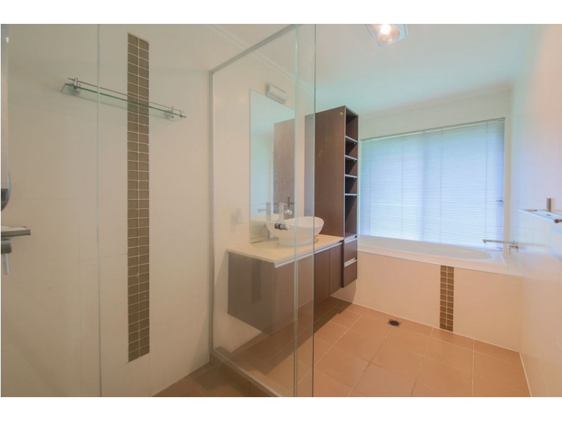 9/239 Brygon Creek Drive, Upper Coomera QLD 4209