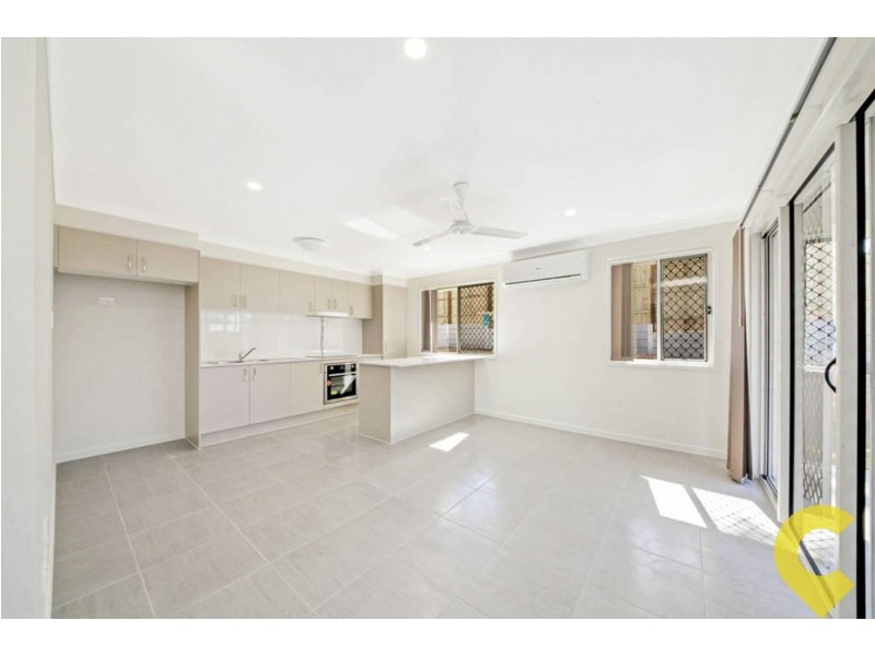 7B Chandon Street, Hillcrest QLD 4118